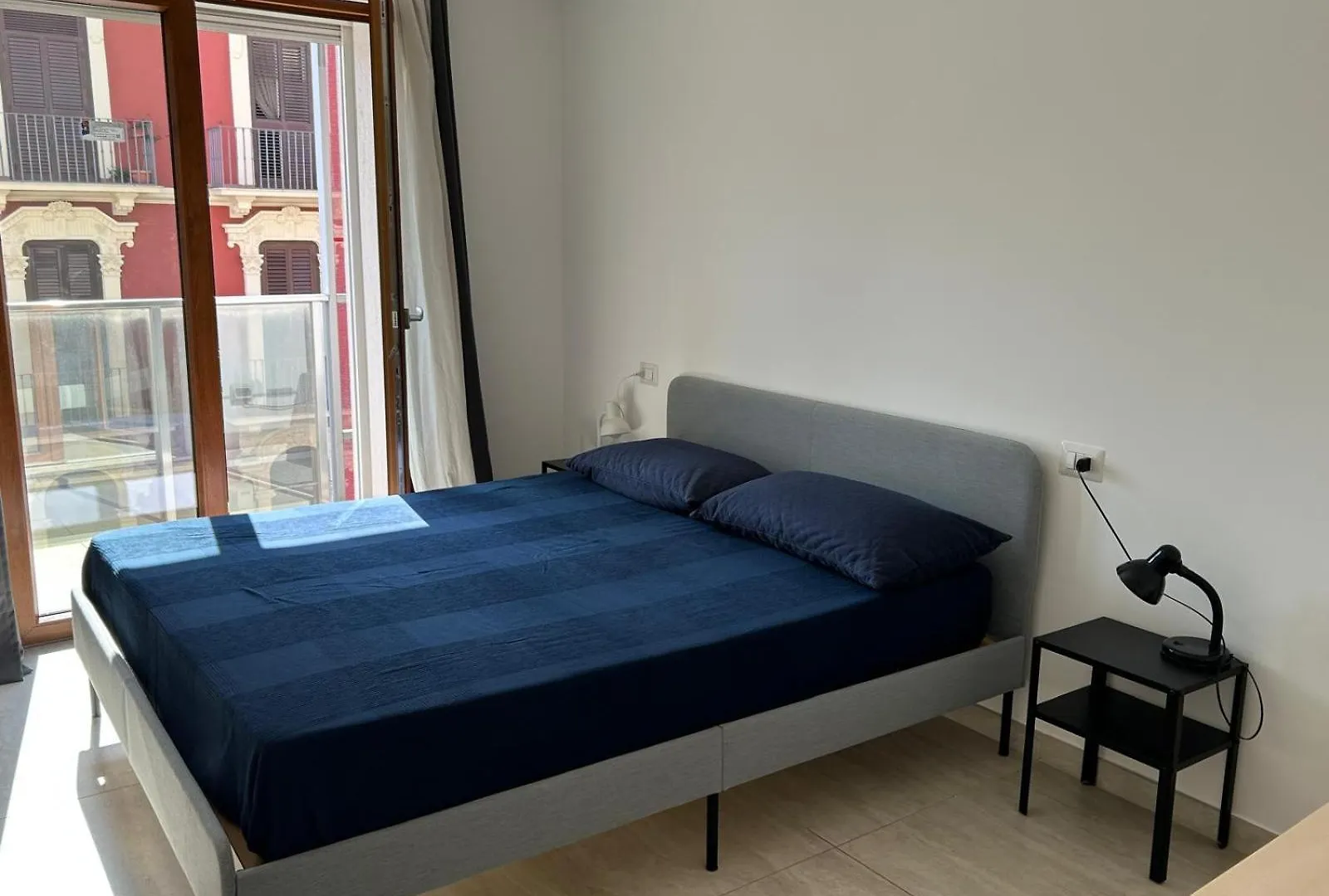 Central Modern Trilo Bari