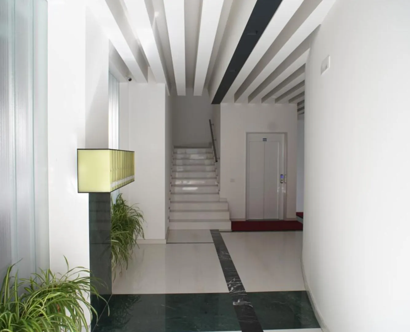 Central Modern Trilo Bari